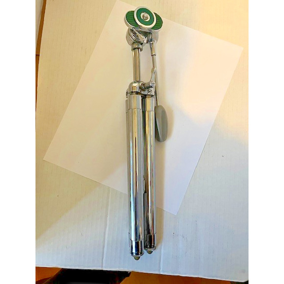 Vintage VIVO Japan Chrome Telescoping Tripod (54" Max Height) w/ Original Case - Picture 4 of 8